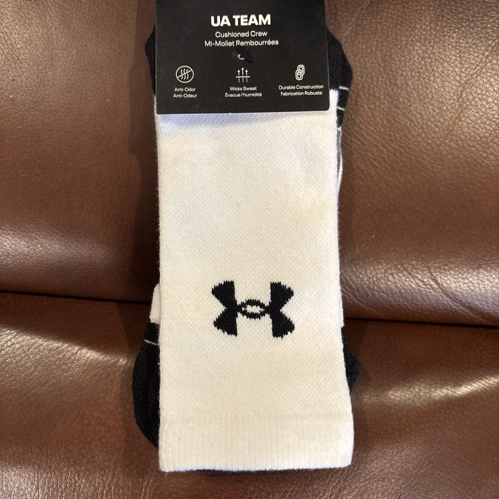 Under Armour Team Crew Socks White Mens Sz 8.5-13 Women 10-14